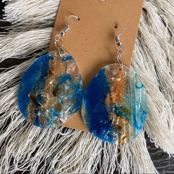 Epoxy resin earrings J Cruz FREE when you buy $70+ - Picture 4 of 6